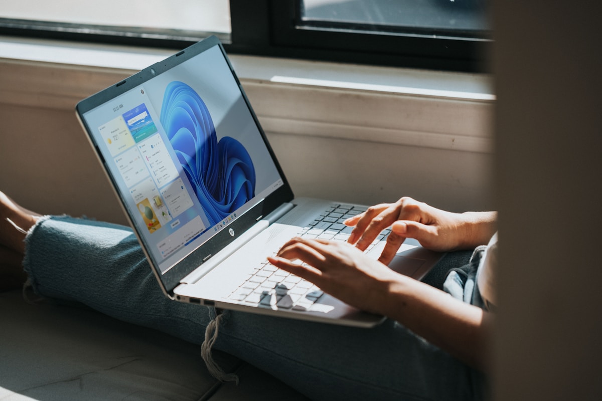 Three steps illustrating reasons to upgrade from Windows 11 Home to Pro with benefits on each step